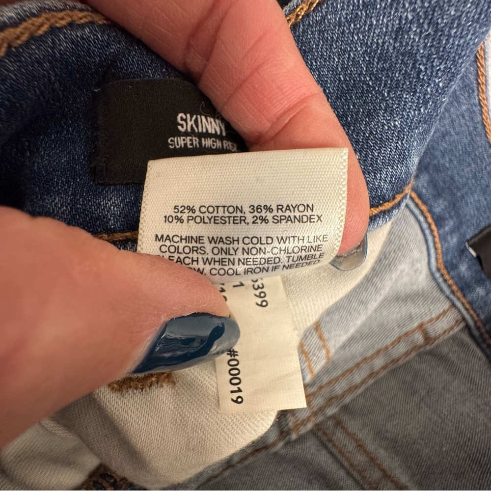 Express Blue High Rise Distressed Jeans Womans 8 Long - Picture 6 of 7